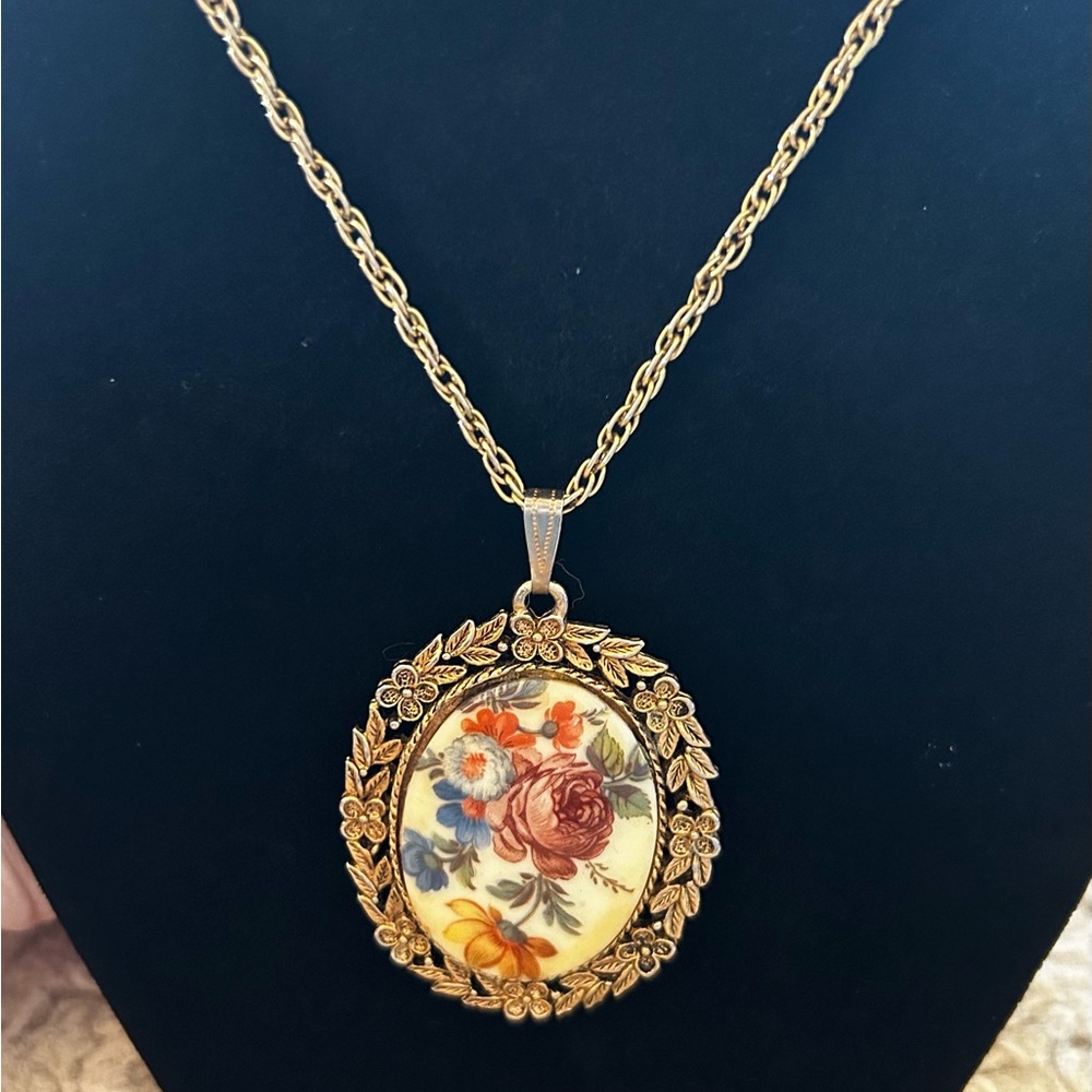 Vintage Floral Necklace